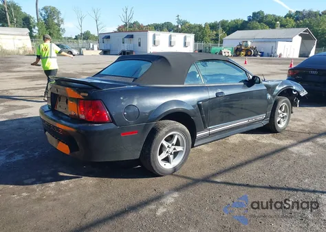 2000 Ford Mustang z USA, uszkodzony, nr VIN 1FAFP4440YF200501